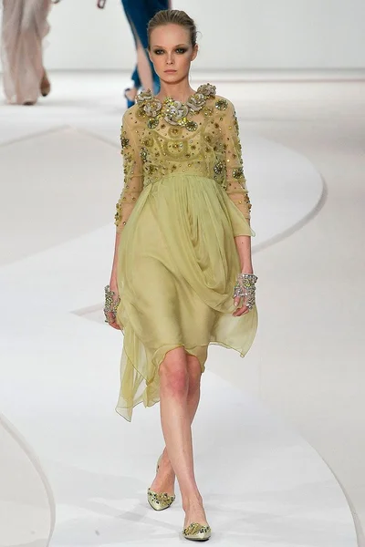 Look 37